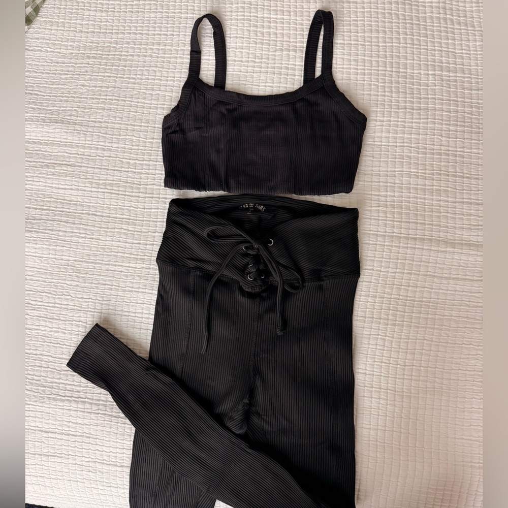 Year of Ours Ribbed Sports Bra - Picture 4 of 4
